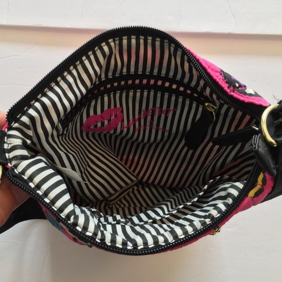 BETSEY LOVE CLOTH CROSSBODY - Picture 4 of 7